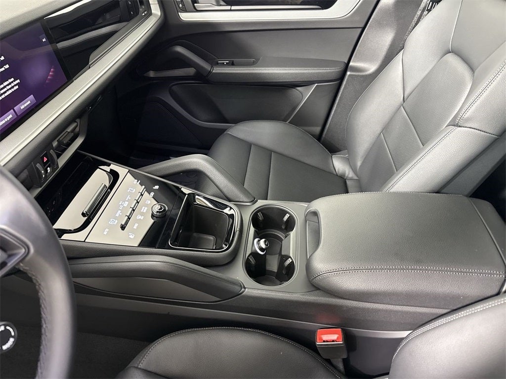 2025 Porsche Cayenne AWD