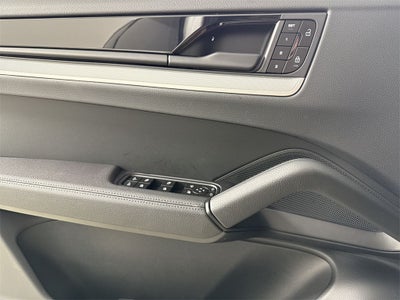 2025 Porsche Cayenne AWD