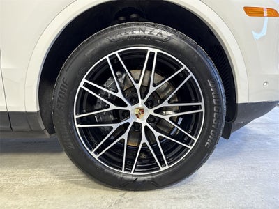 2025 Porsche Cayenne AWD