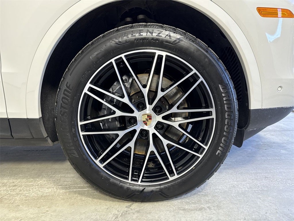 2025 Porsche Cayenne AWD