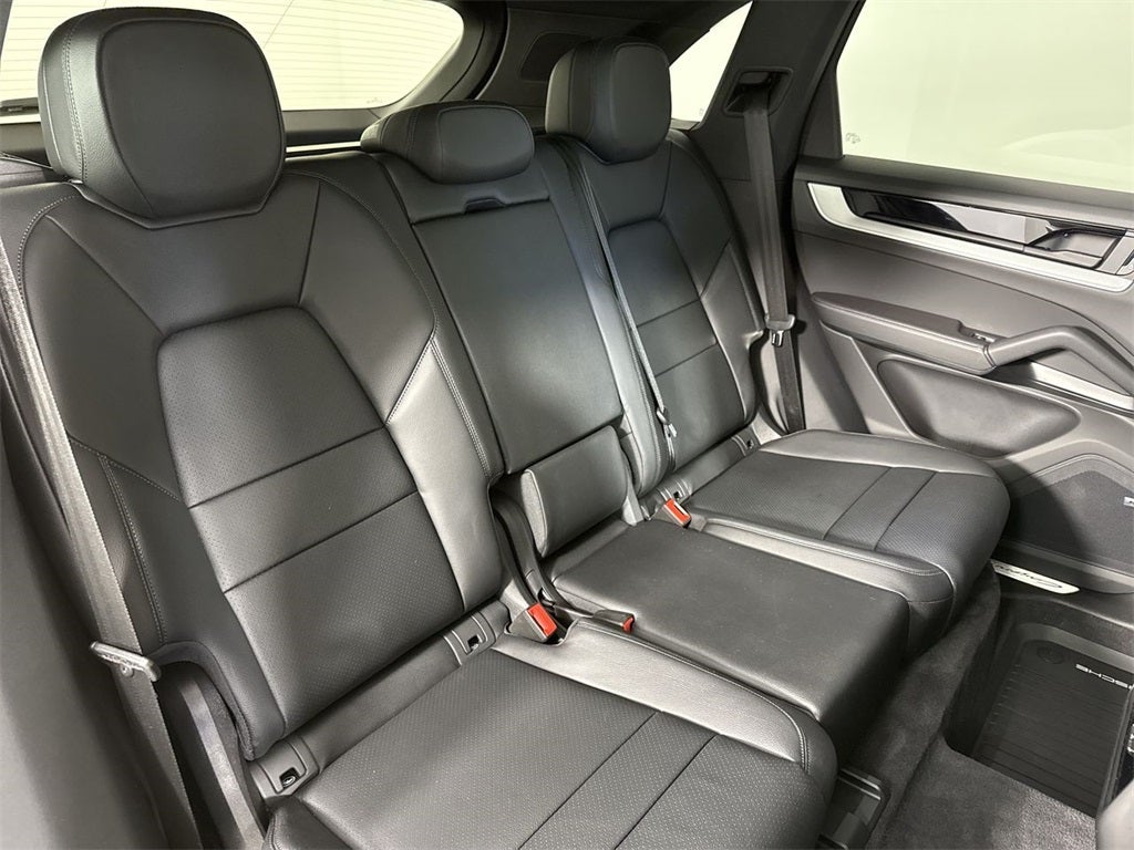 2025 Porsche Cayenne AWD