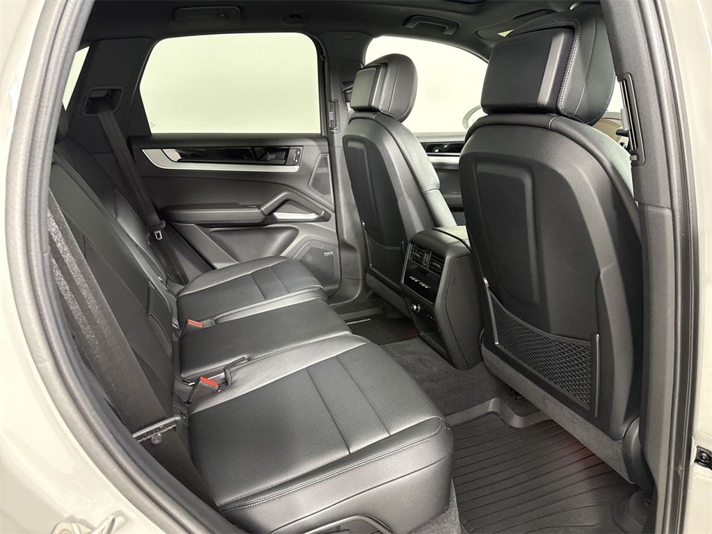 2025 Porsche Cayenne AWD