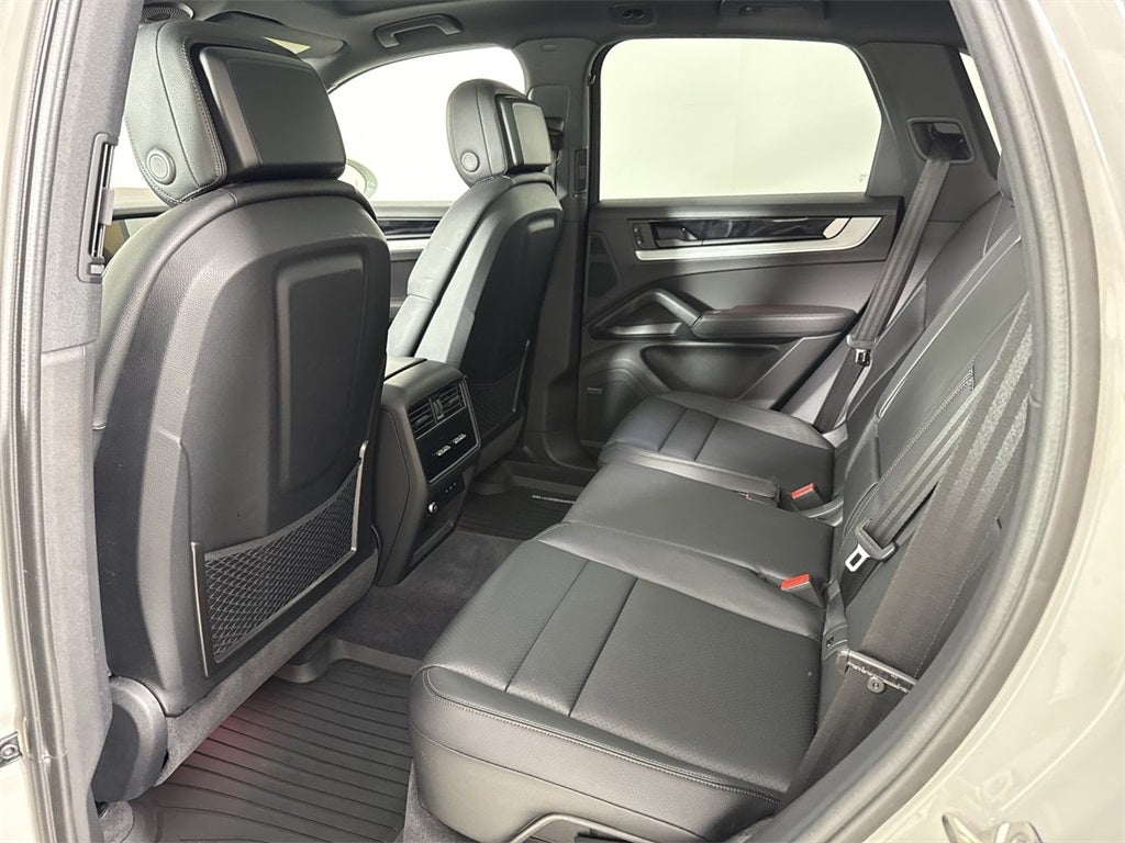 2025 Porsche Cayenne AWD