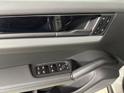 2025 Porsche Cayenne AWD