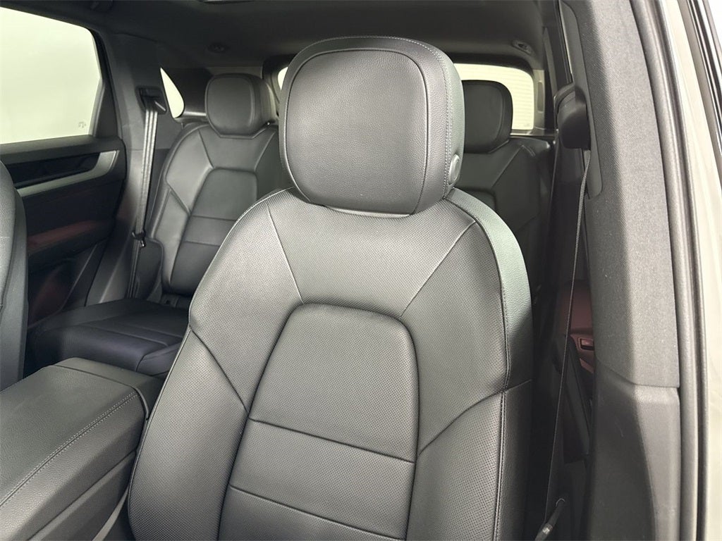 2025 Porsche Cayenne AWD
