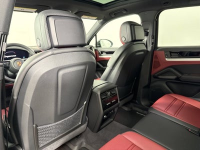 2026 Porsche Cayenne AWD