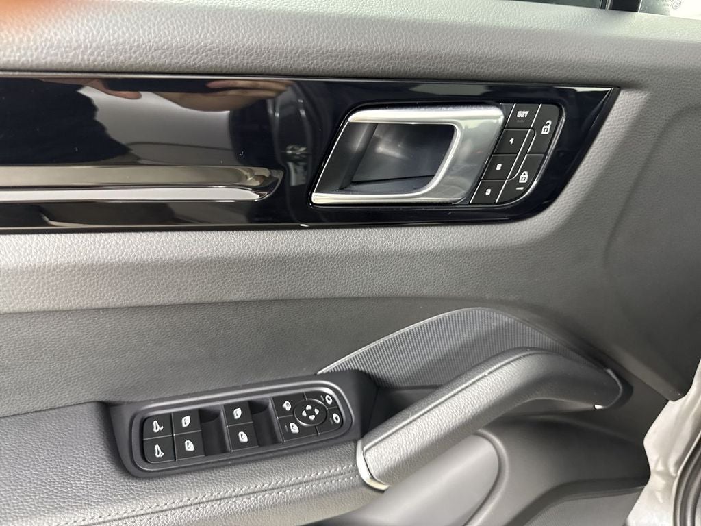 2023 Porsche Cayenne AWD