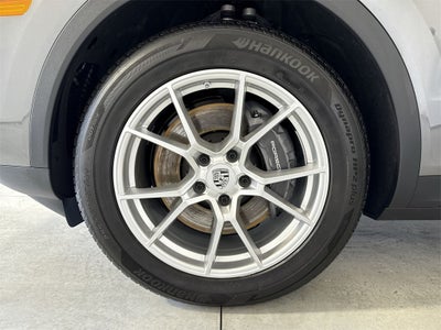 2024 Porsche Cayenne AWD
