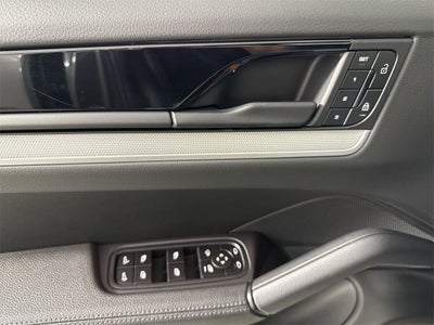 2024 Porsche Cayenne AWD