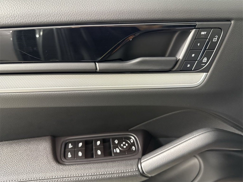 2024 Porsche Cayenne AWD