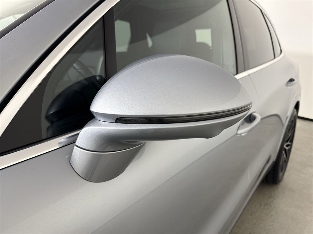 2025 Porsche Cayenne AWD