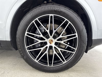 2025 Porsche Cayenne AWD