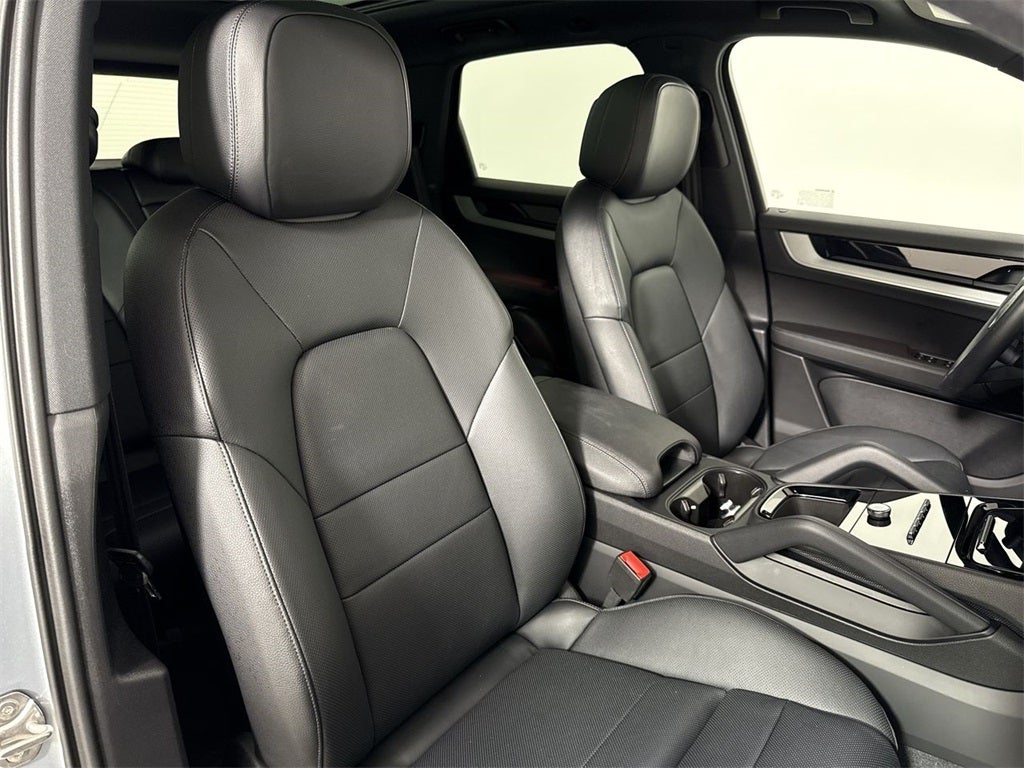 2025 Porsche Cayenne AWD