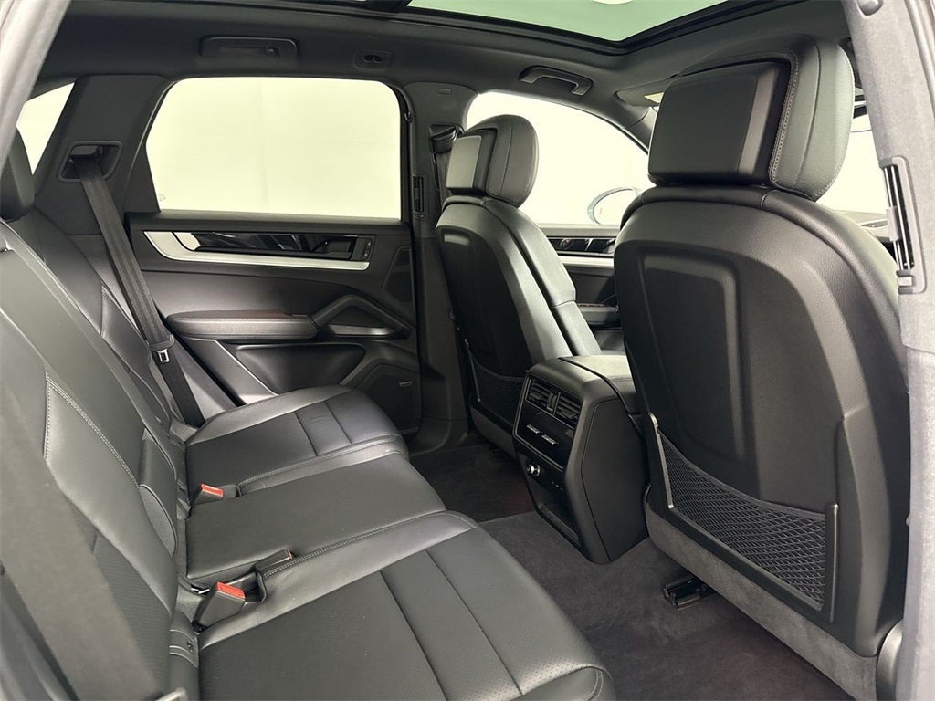 2025 Porsche Cayenne AWD