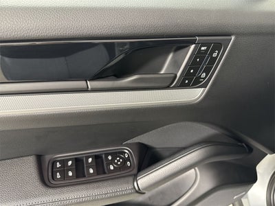 2025 Porsche Cayenne AWD