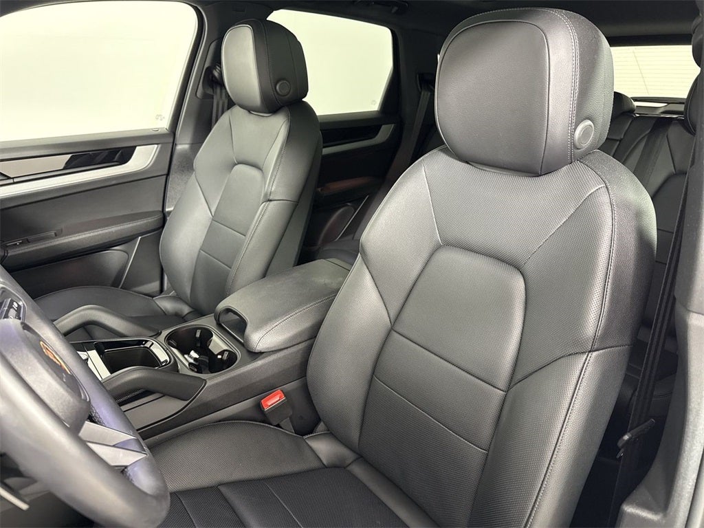 2025 Porsche Cayenne AWD