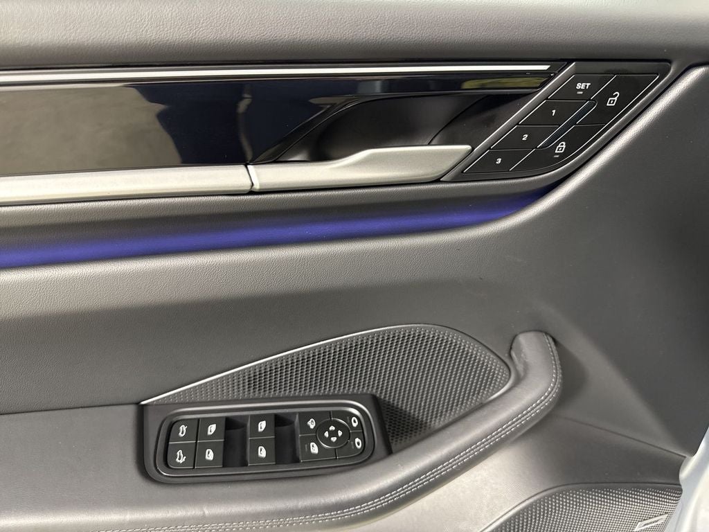 2025 Porsche Macan Electric Electric 4