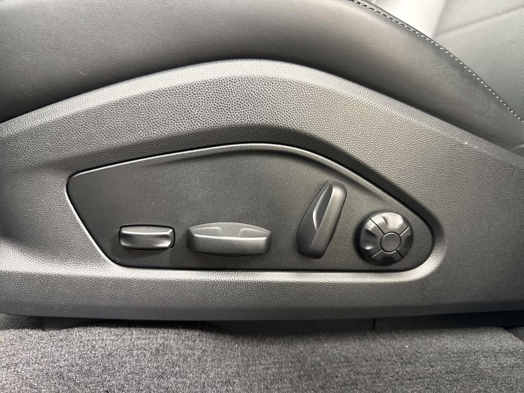 2025 Porsche Macan Electric Electric 4