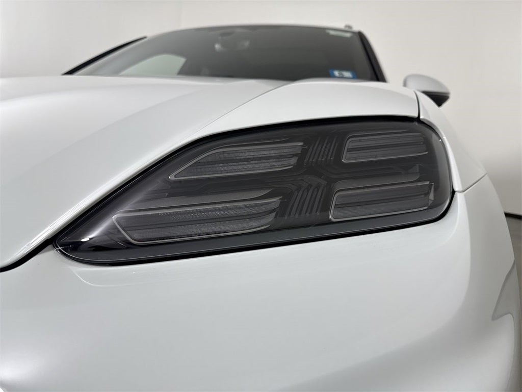 2025 Porsche Macan Electric Electric 4