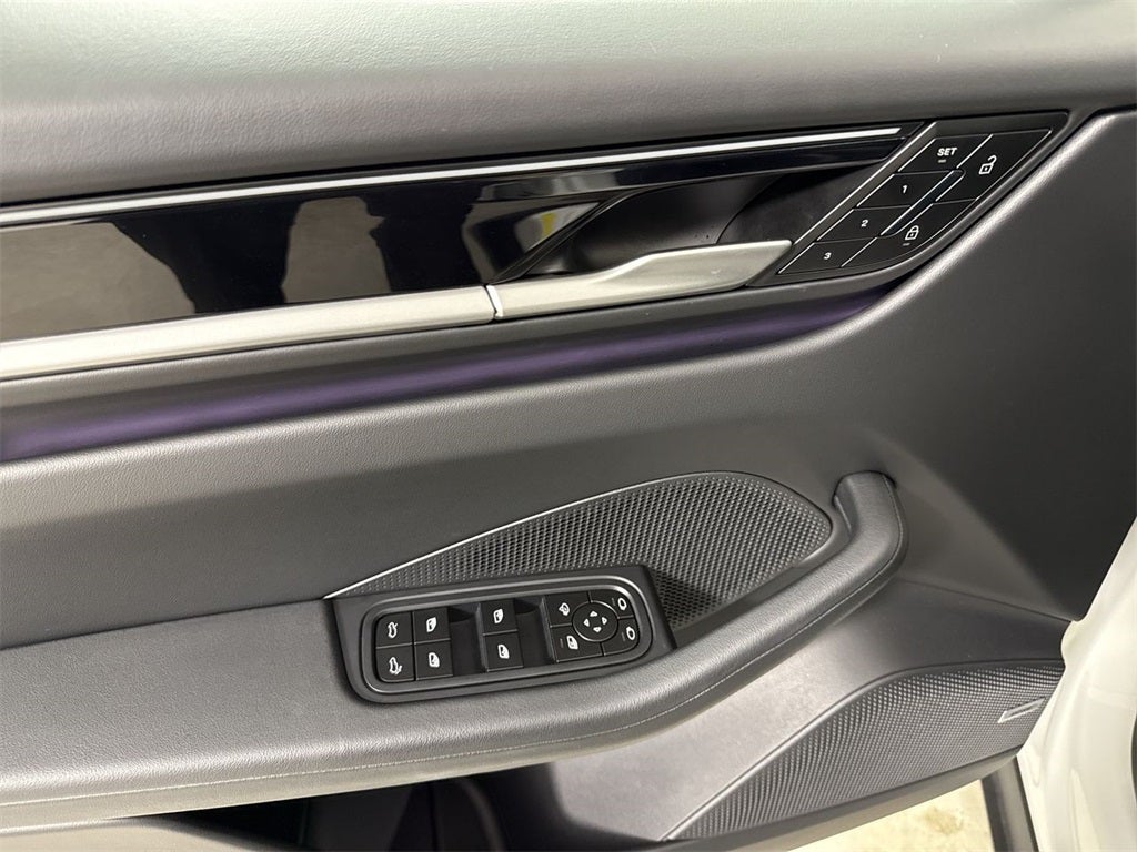 2025 Porsche Macan Electric Electric 4