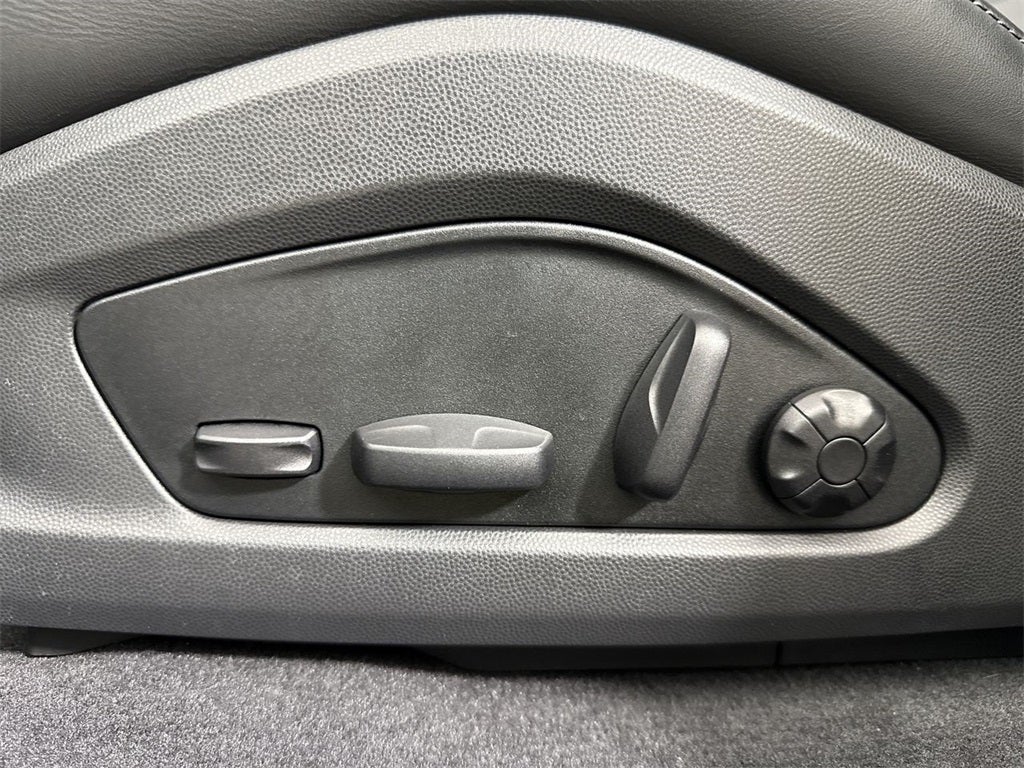 2025 Porsche Macan Electric Electric 4