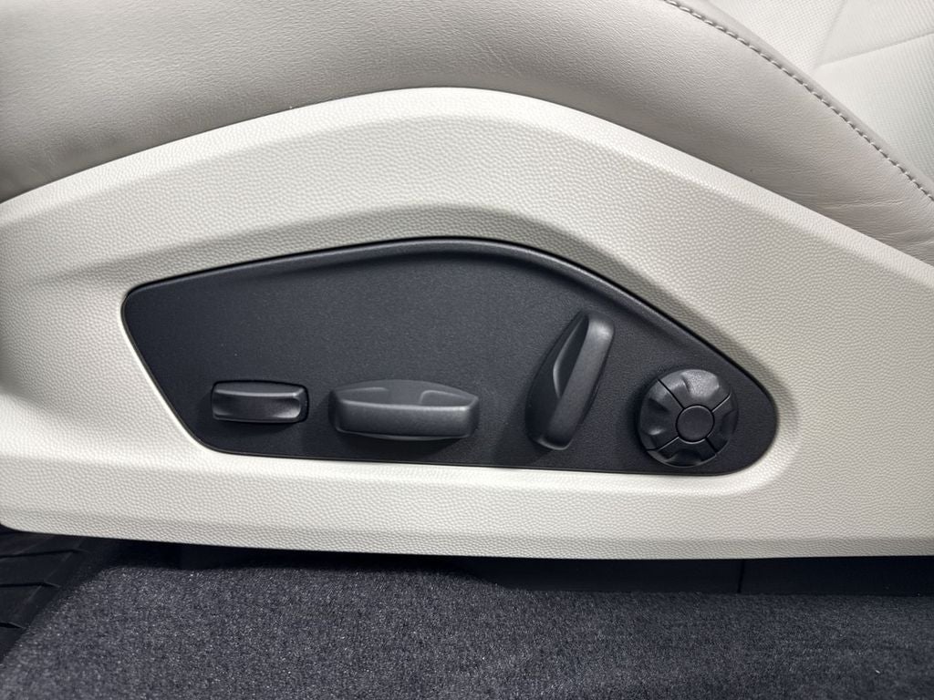 2026 Porsche Macan Electric Electric 4