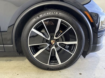 2025 Porsche Macan Electric Electric 4