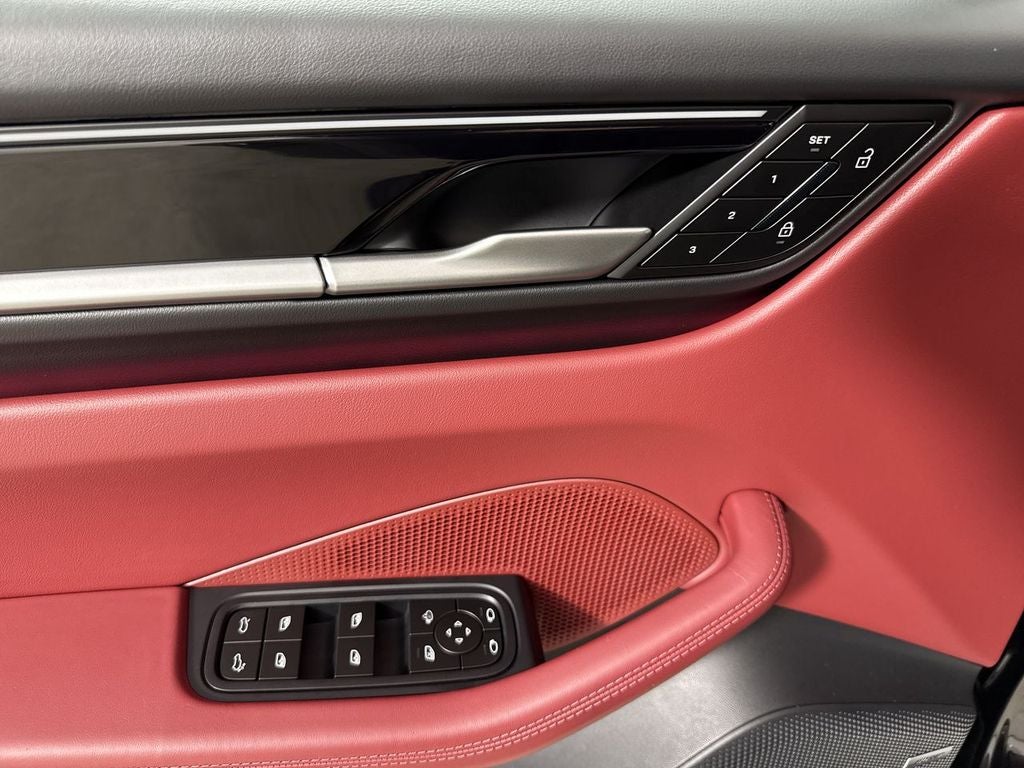 2025 Porsche Macan Electric Electric 4