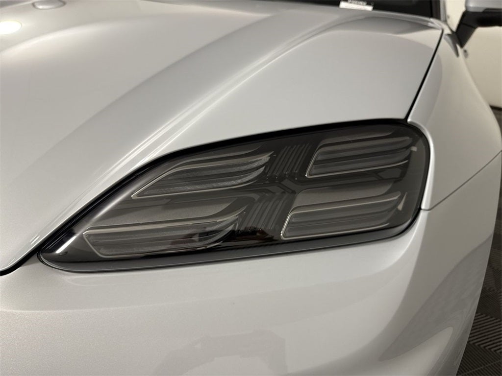 2025 Porsche Macan Electric Electric 4