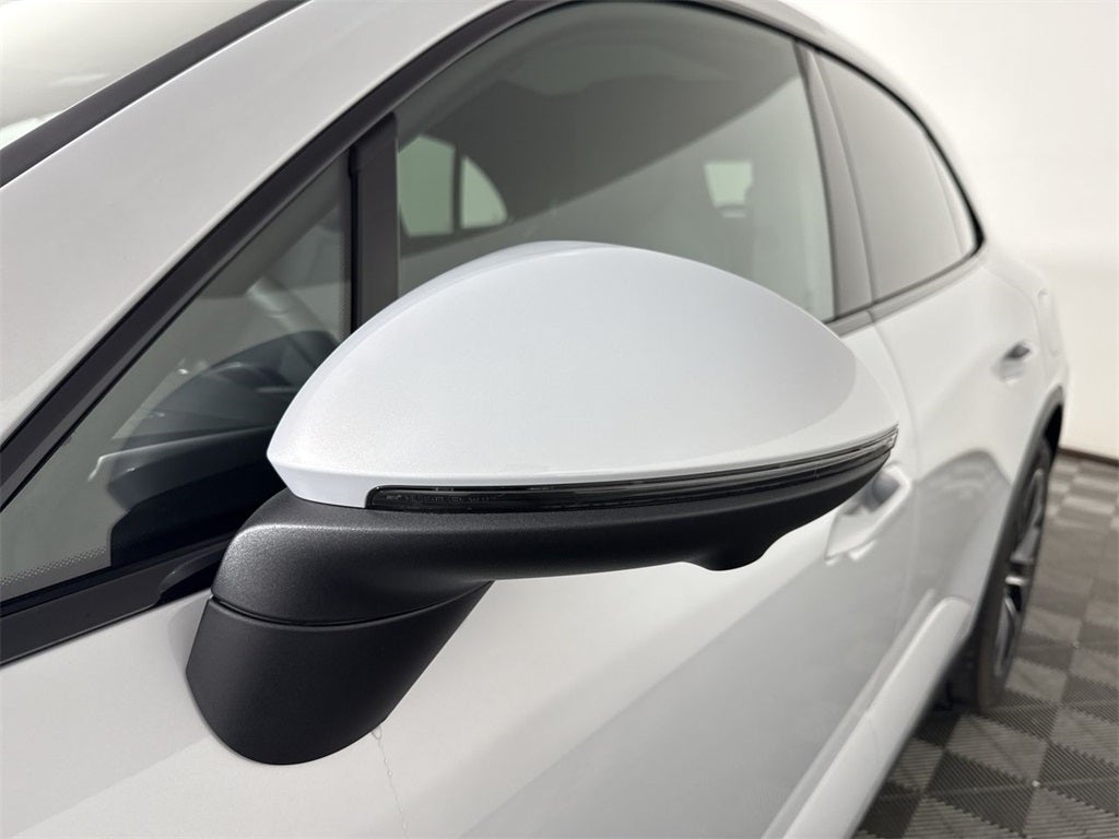 2025 Porsche Macan Electric Electric 4