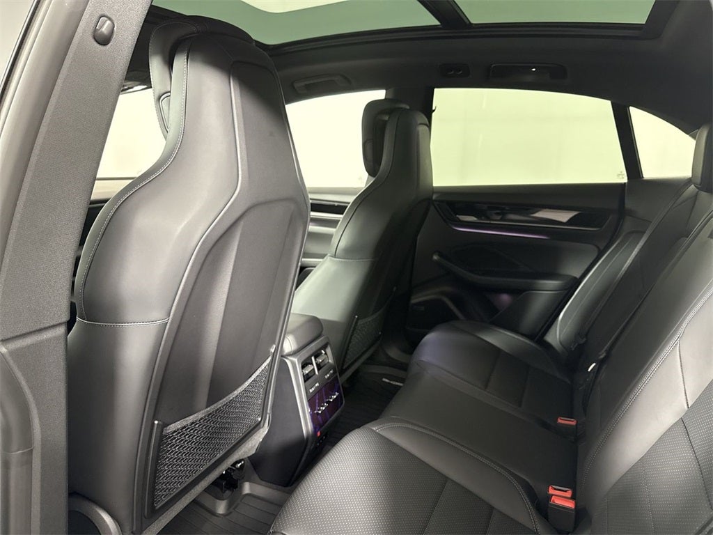 2025 Porsche Macan Electric Electric 4