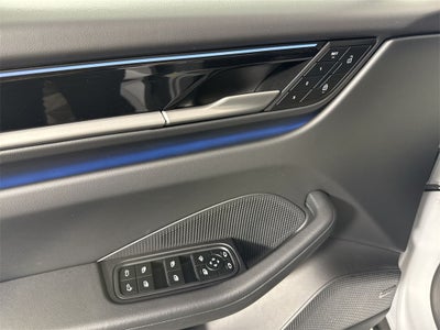 2025 Porsche Macan Electric Electric 4