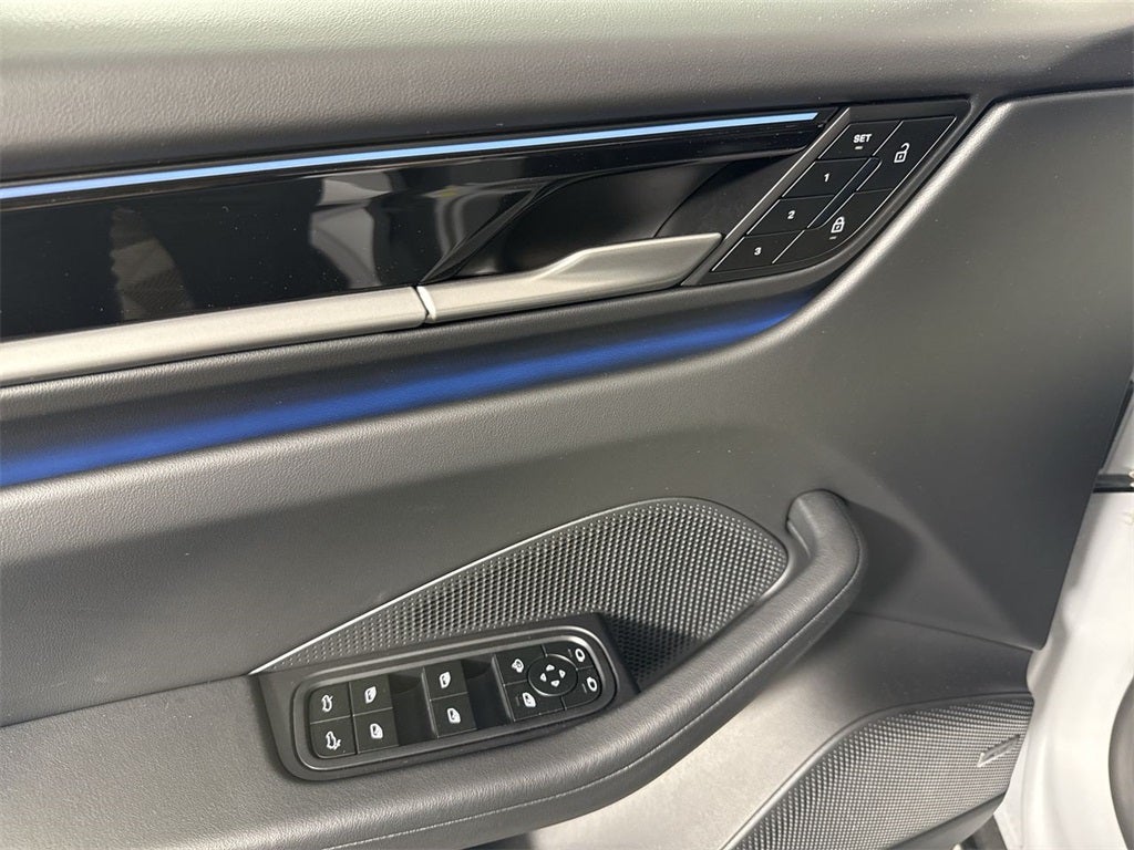 2025 Porsche Macan Electric Electric 4