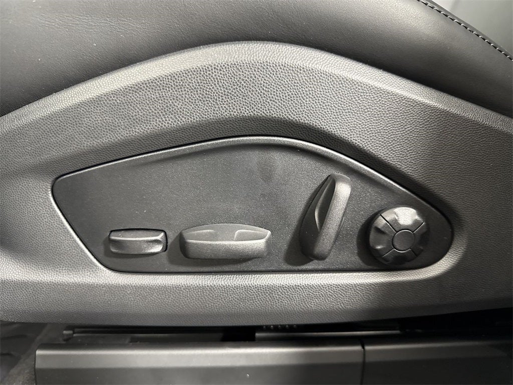 2025 Porsche Macan Electric Electric 4