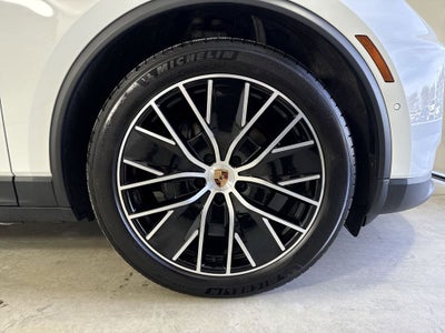 2025 Porsche Macan Electric Electric 4