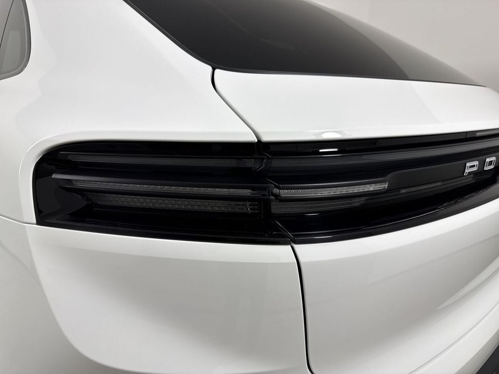 2025 Porsche Macan Electric Electric 4