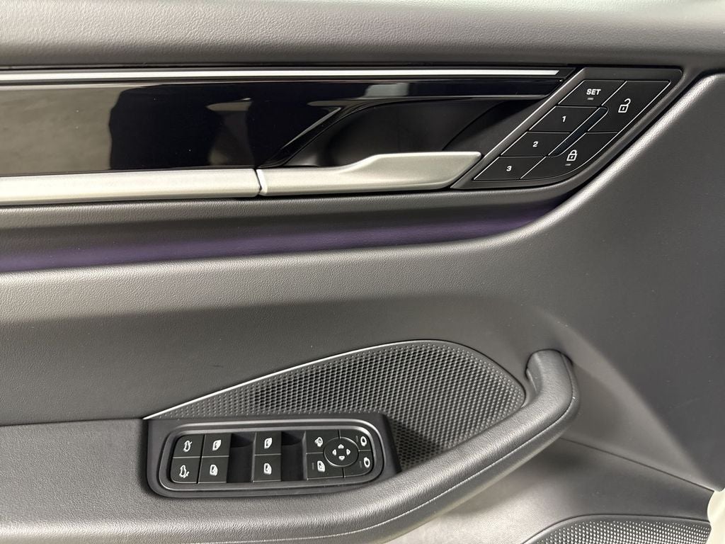 2025 Porsche Macan Electric Electric 4