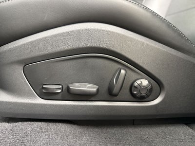 2025 Porsche Macan Electric Electric 4