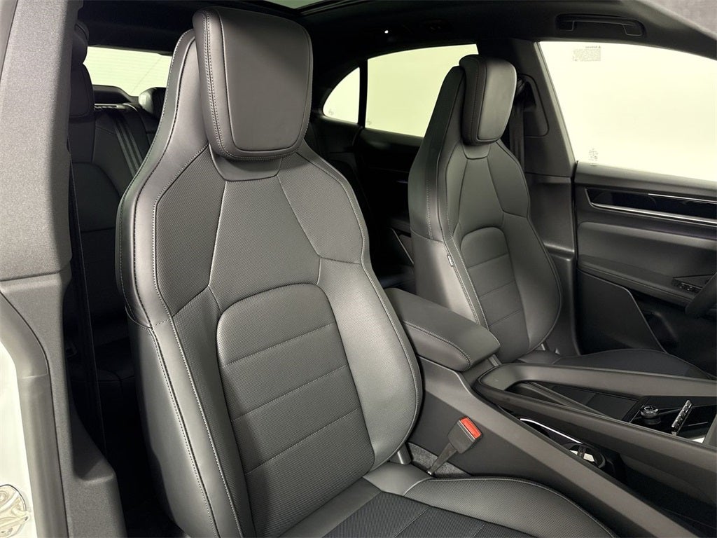 2025 Porsche Macan Electric Electric 4