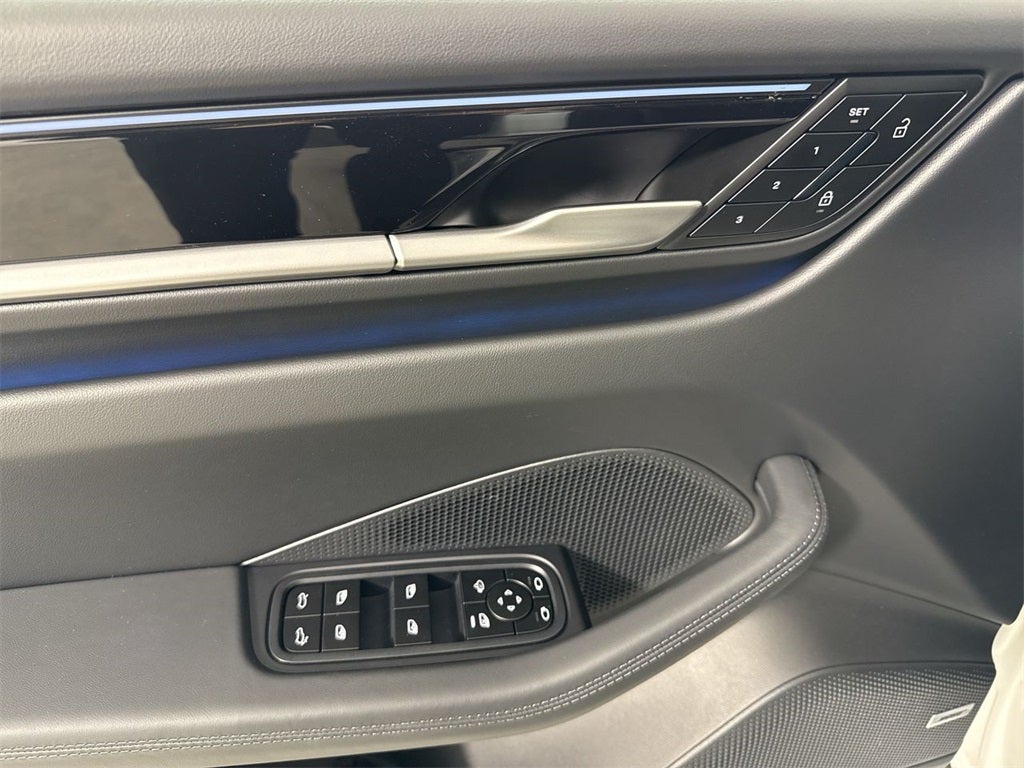 2025 Porsche Macan Electric Electric 4