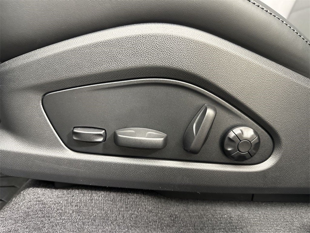 2025 Porsche Macan Electric Electric 4