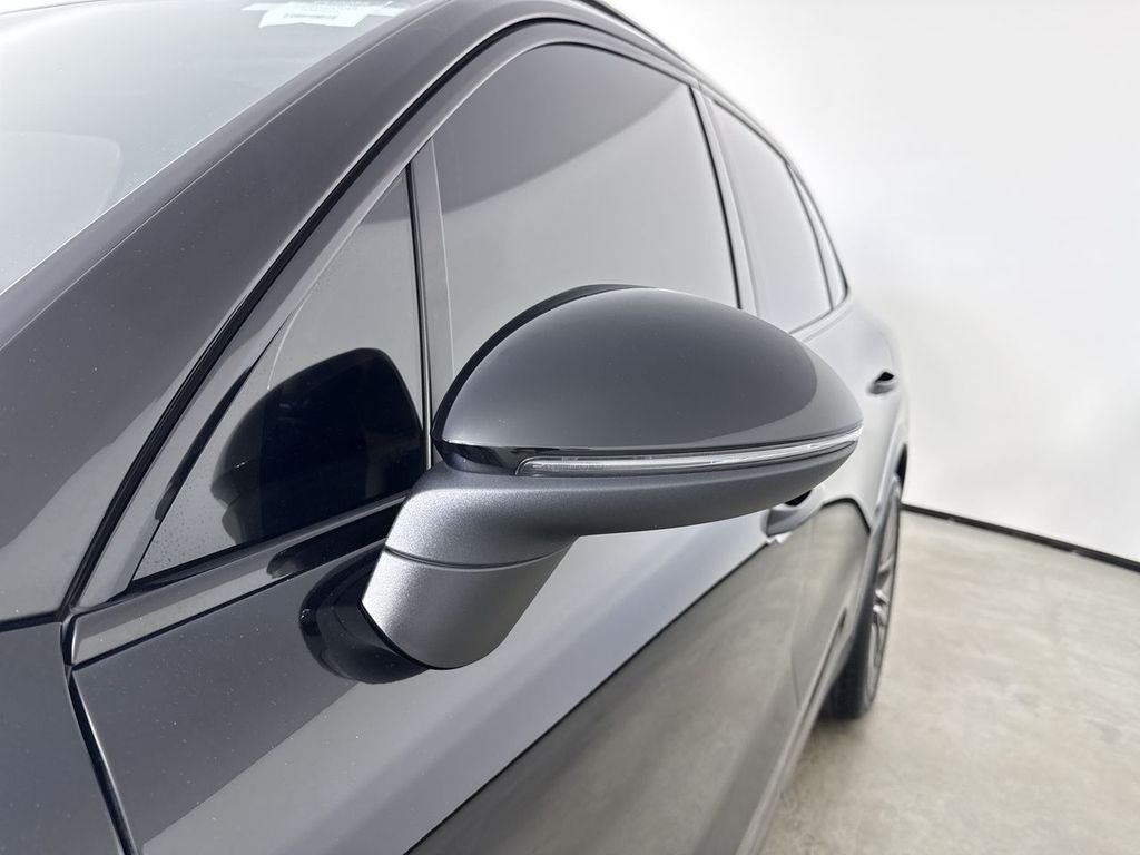 2023 Porsche Cayenne Cayenne S Platinum Edition