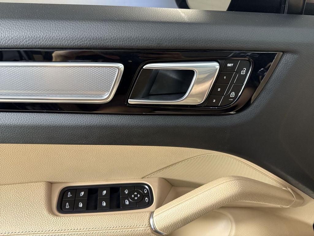 2023 Porsche Cayenne Cayenne S Platinum Edition