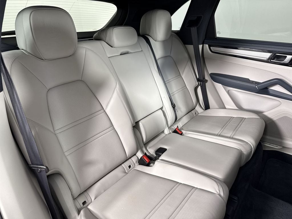 2023 Porsche Cayenne S Platinum Edition