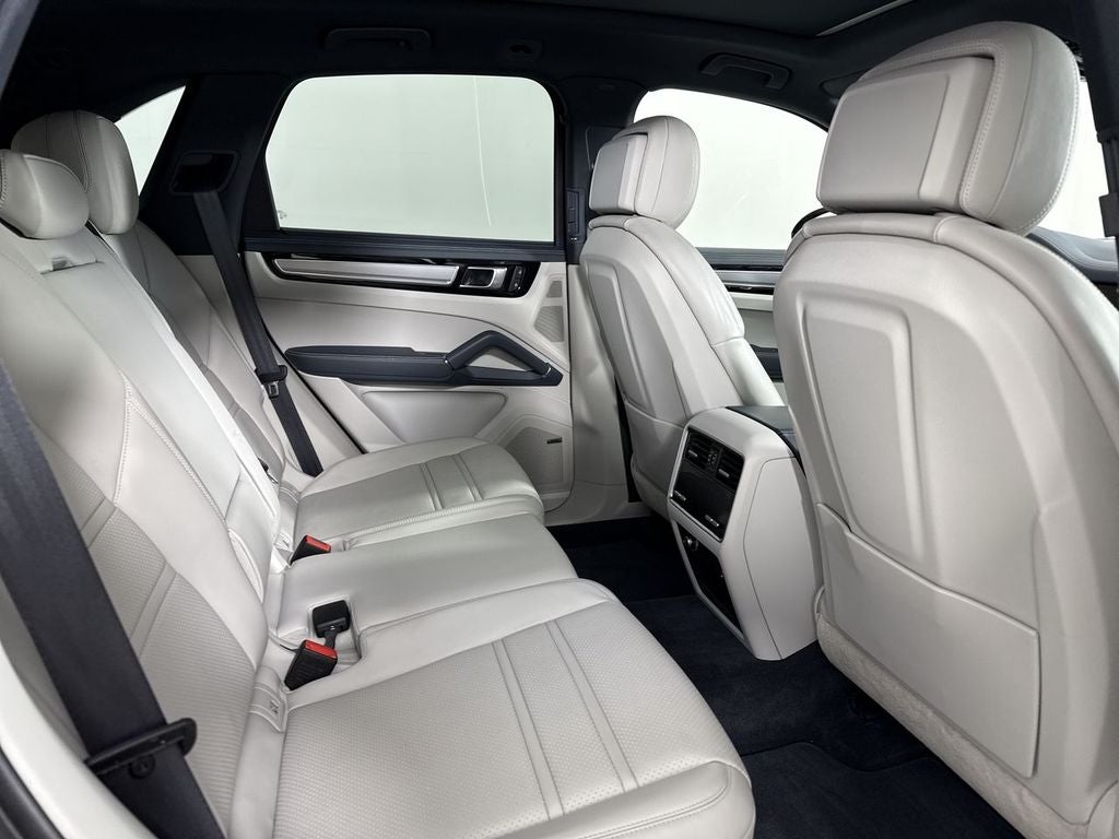 2023 Porsche Cayenne S Platinum Edition