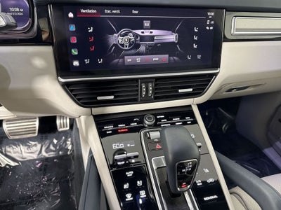 2023 Porsche Cayenne S Platinum Edition