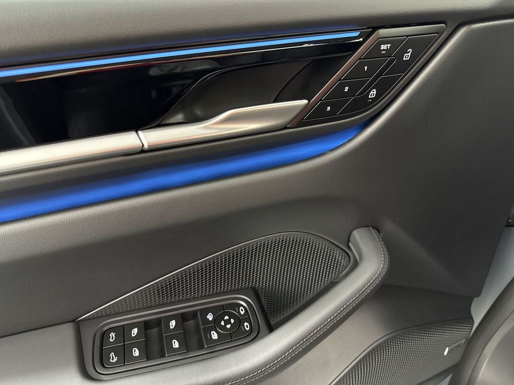 2025 Porsche Macan Electric Electric 4S