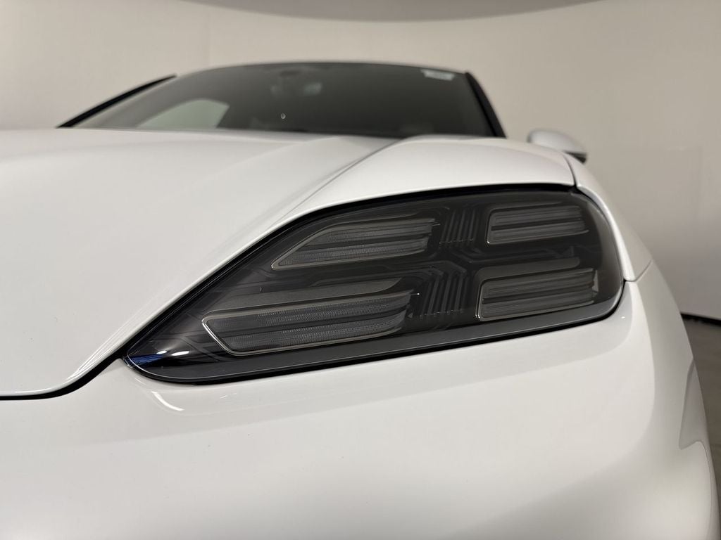 2025 Porsche Macan Electric Base