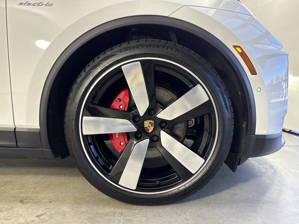 2025 Porsche Macan Electric Base