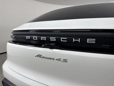 2025 Porsche Macan Electric Base
